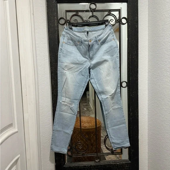 distressed blue jeans - Picture 1 of 8